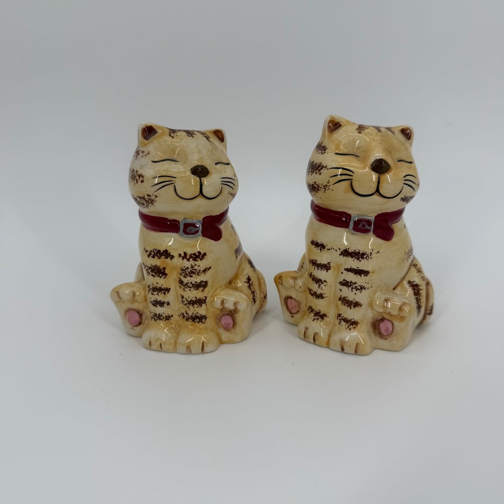 Ceramic Cat Salt and Pepper Shakers Set Tabby Kitty Figurines Tan Brown